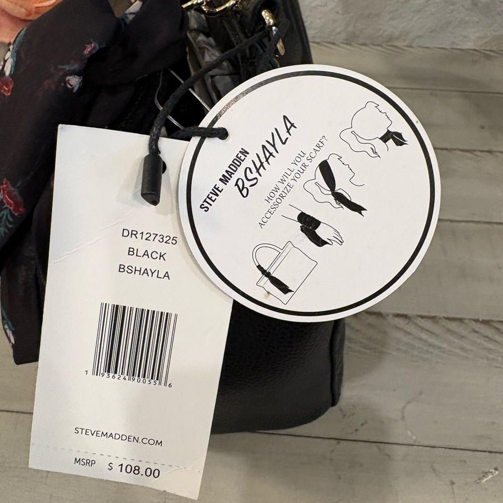 Steve Madden Black Quilted Shoulder Bag with Gold Chain Straps - Picture 5 of 10